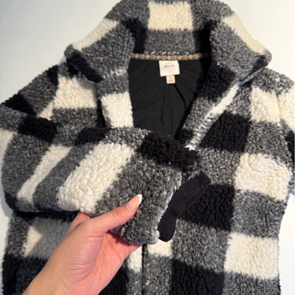 Plaid Sherpa Jacket - Picture 5 of 6